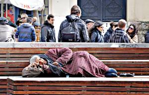 Homeless struggling to survive Greece’s cruel heatwave