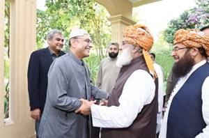 President Zardari, Fazl discuss politics ahead of important Parliament session