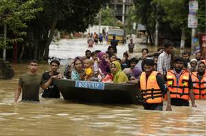 Desperation as Bangladesh residents blame India for flood disaster