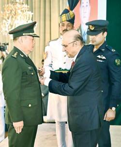 President confers Nishan-i-Imtiaz (Military) on Chinese commander