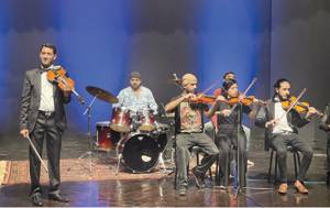 Alhamra holds guitar and violin concert