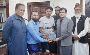 Sindh Additional Chief Secretary meets Pak U-15 football team, pledges full support