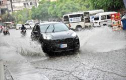 Lahore receives moderate rain