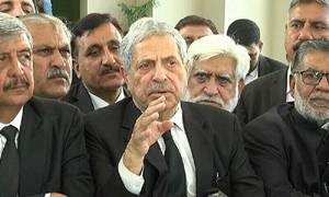 Hamid Khan rejects constitutional package, announces lawyers’ movement