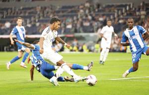 Real Madrid survive Deportivo Alaves fightback to win 3-2