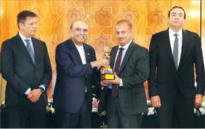 Khurshid Fans wins ‘Best Electrical Fan Manufacturer Company of the Year’ award