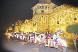 ‘History By Night’ tour of Lahore Fort back with more attractions