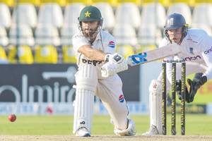 Sajid and Salman keep Pakistan in command against England