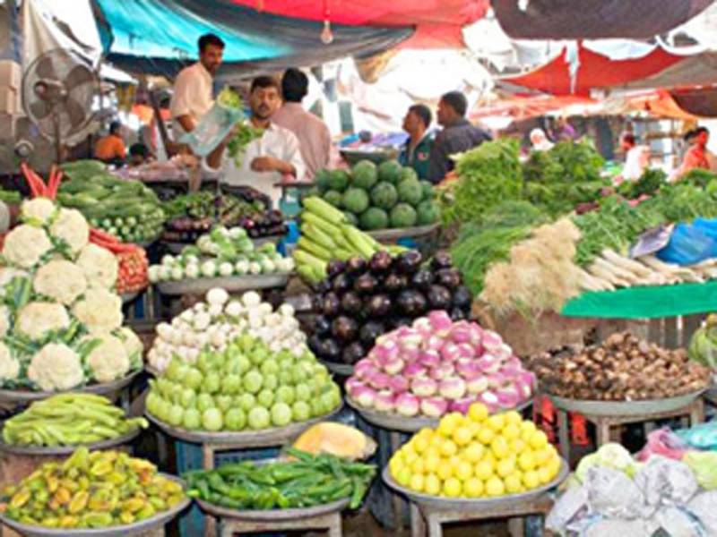 وفاقی حکومت مہنگائی میں کمی کے باوجود اشیائے خوردونوش کی قیمتوں پر قابو پانے میں ناکام