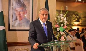 Dar represents Pakistan at CW heads of govt meeting in Samoa