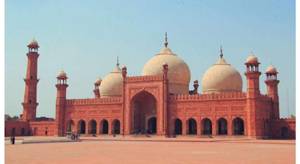 Opening of antiquities section at Badshahi Masjid ordered