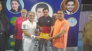 Minister Bilal Yasin lauds Rashid Malik’s lifelong dedication to tennis in Pakistan