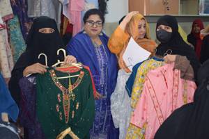 Over 100 women qualify sewing and stitching course, vow to work for better society