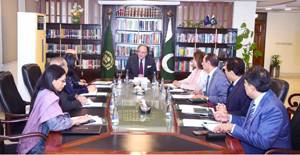 Aurangzeb lauds ADB’s financial, technical assistance to Pakistan