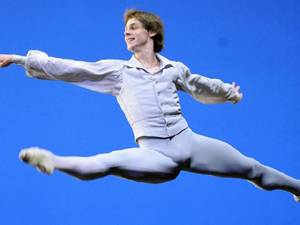 Russian ballet star Vladimir Shklyarov dies at 39