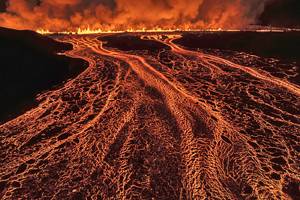 Icelandic village evacuated after new volcanic eruption