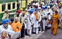 Sikh Yatrees from India visit Gurdwara Dera Sahib