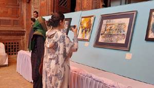 Paintings, fashion show attract crowds at Nishtar Hall