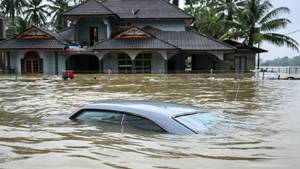 More than 122,000 people evacuated in Malaysia due to floods