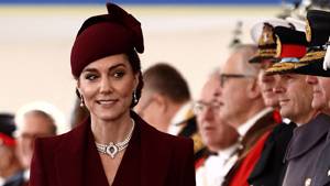 Kate joins Qatar welcome as Queen says she had pneumonia