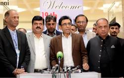 Khalid Maqbool visits ‘Karachi Int’l Book Fair’