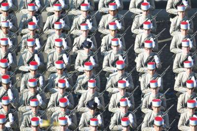 French military parades for Bastille Day, gets budget boost