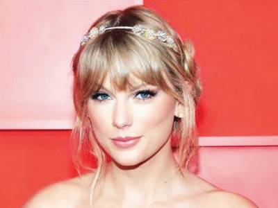 Taylor Swifts Me Breaks Youtube Record