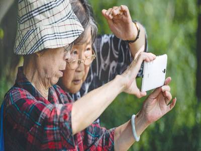 China makes internet accessible to seniors